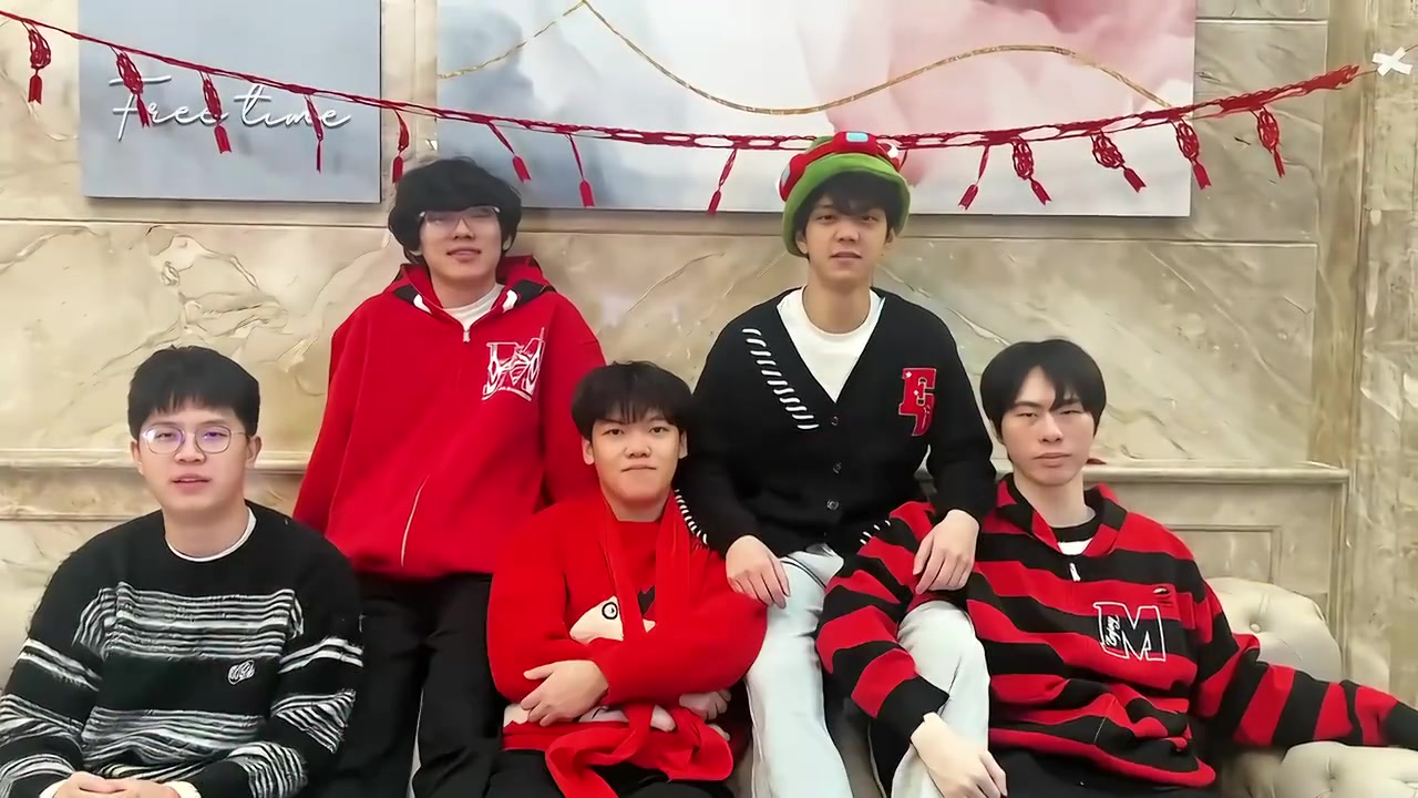 九游会j9官网真人游戏第一品牌EDG整活视频：大年初七开门大吉，上班啦，上班啦！